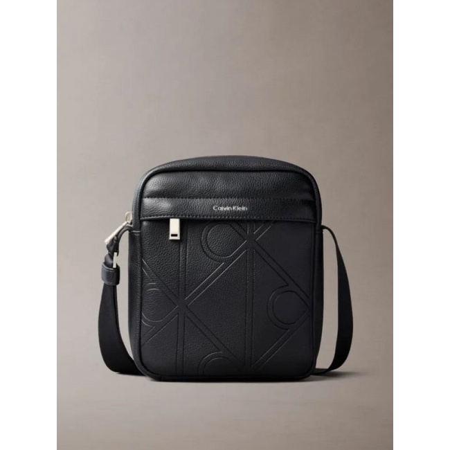 Calvin Klein Emboss ανδρικό χιαστί reporter τσαντάκι μαύρο LV04D3331G-UB1