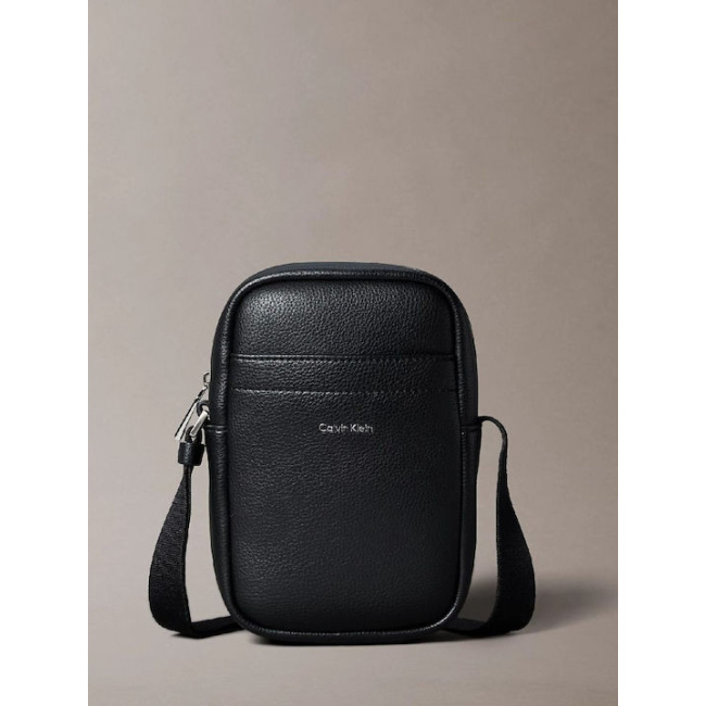 Calvin Klein Raised Slim Reporter ανδρικό χιαστί τσαντάκι μαύρο LV04D3278G-UB1